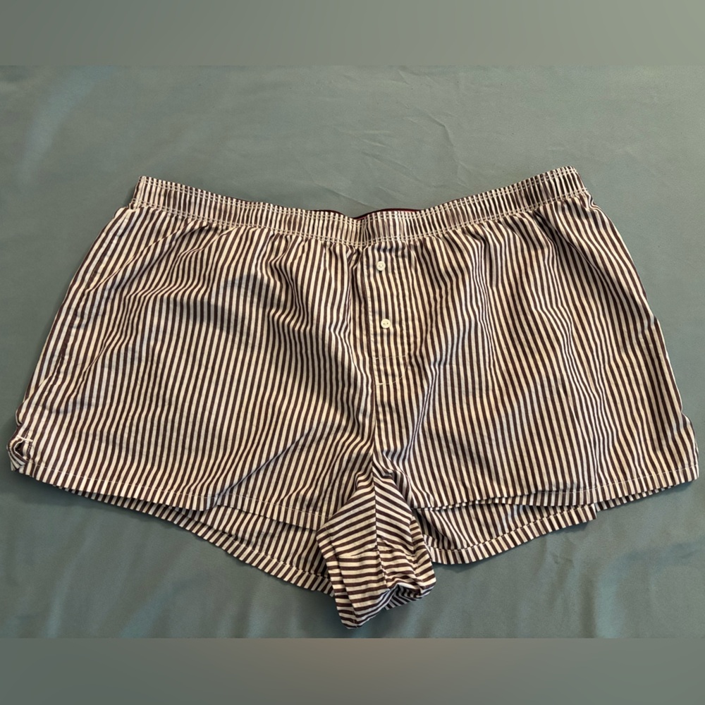 Pink by Victoria’s Secret sleep shorts stripe pattern size XL